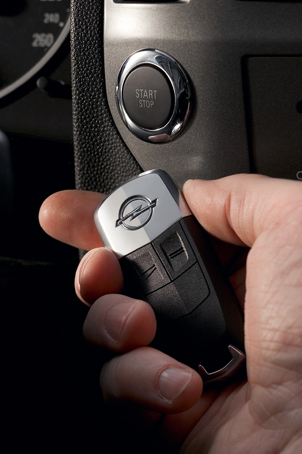 Opel Zafira keyless entry